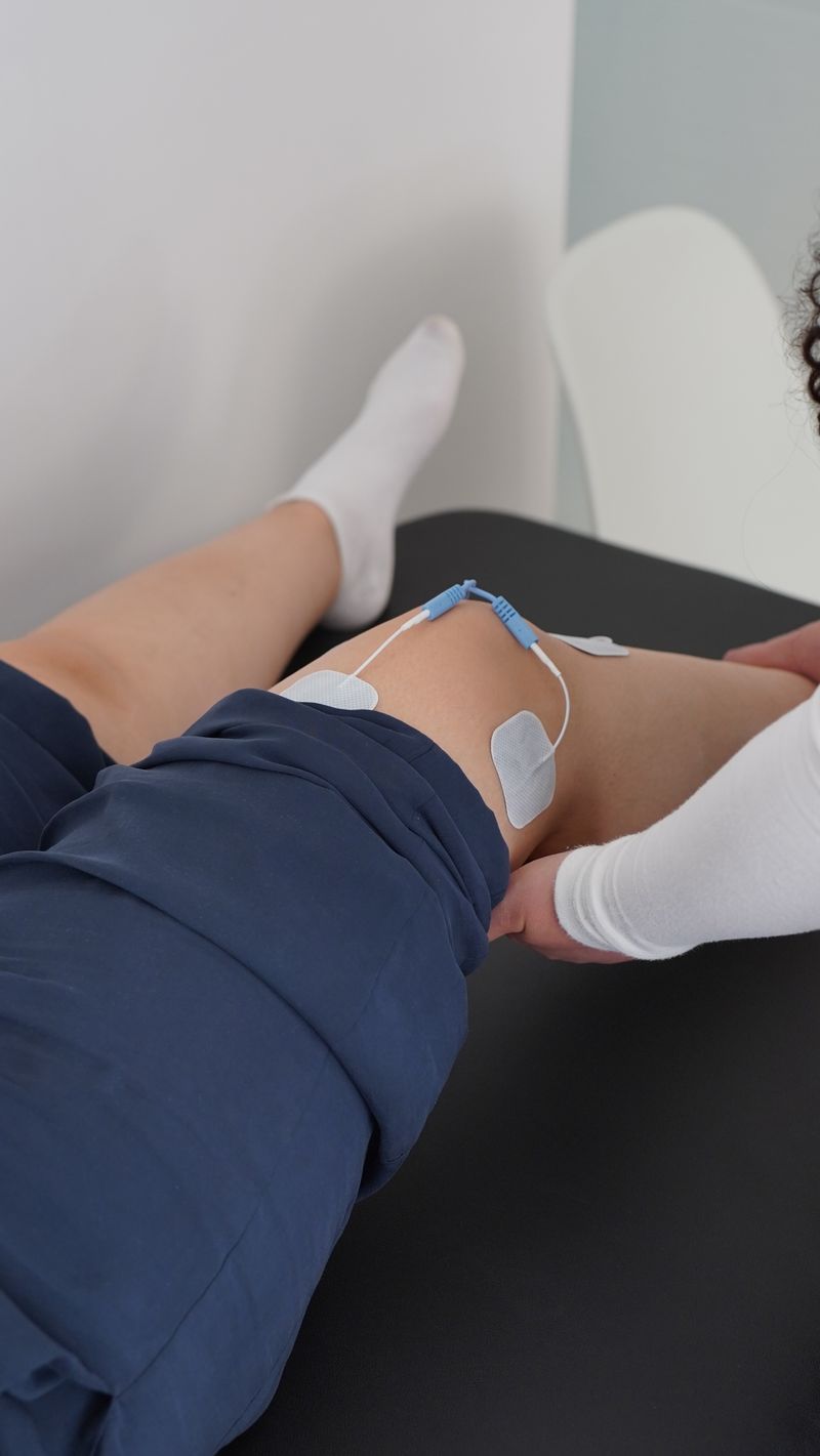 Knee physiotherapy rehabilitation equipment
